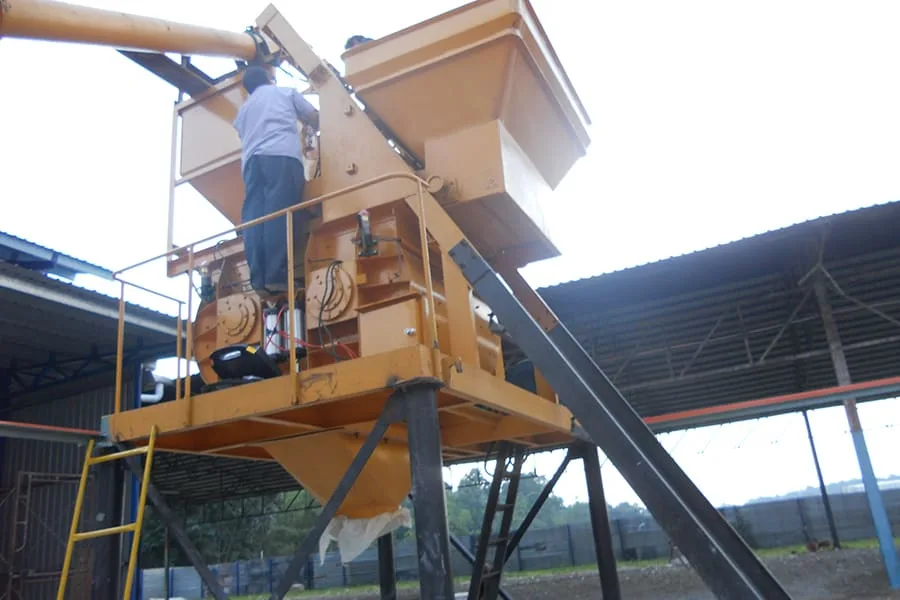 Centrale a beton serie HZS en Ouganda | Production commerciale de beton et infrastructures locales